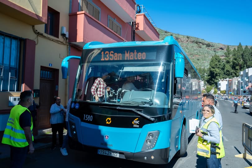 Valsequillo destaca el éxito del servicio especial de guaguas en la Fiesta del Almendrero