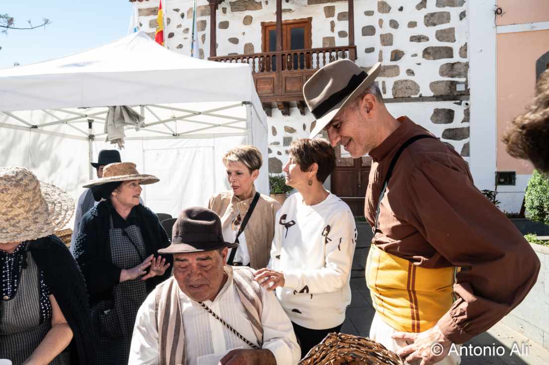 El alcalde de Valsequillo agradece a los vecinos el &eacute;xito del Almendrero en Flor 2026