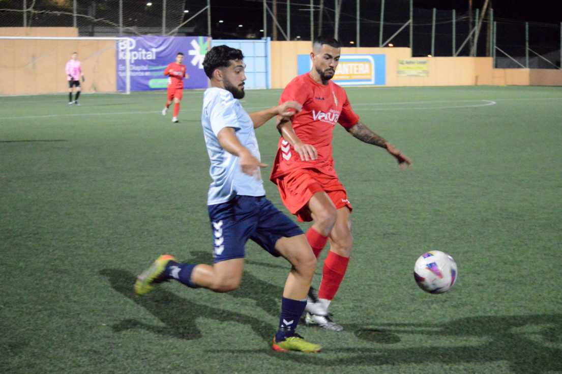La UD Valsequillo pone un pie en semifinales ante UD San Antonio (0-2)