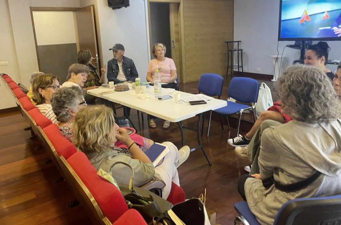 Los clubes de lectura de Valsequillo leen a Andrea Cabrera y Eduardo Mendoza