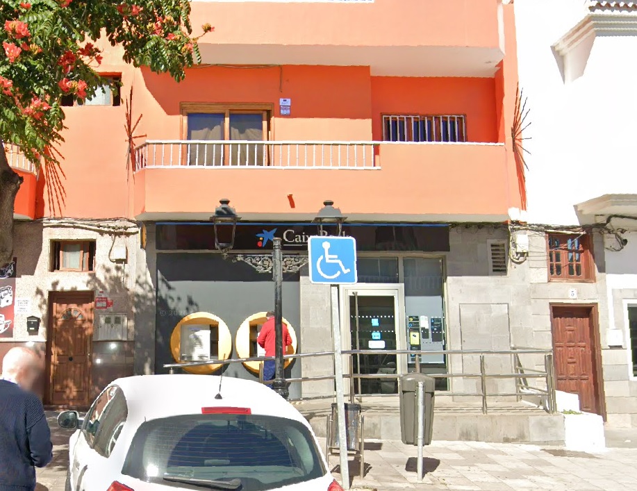 Denuncian el deterioro de los aparcamientos para personas con movilidad reducida en Valsequillo